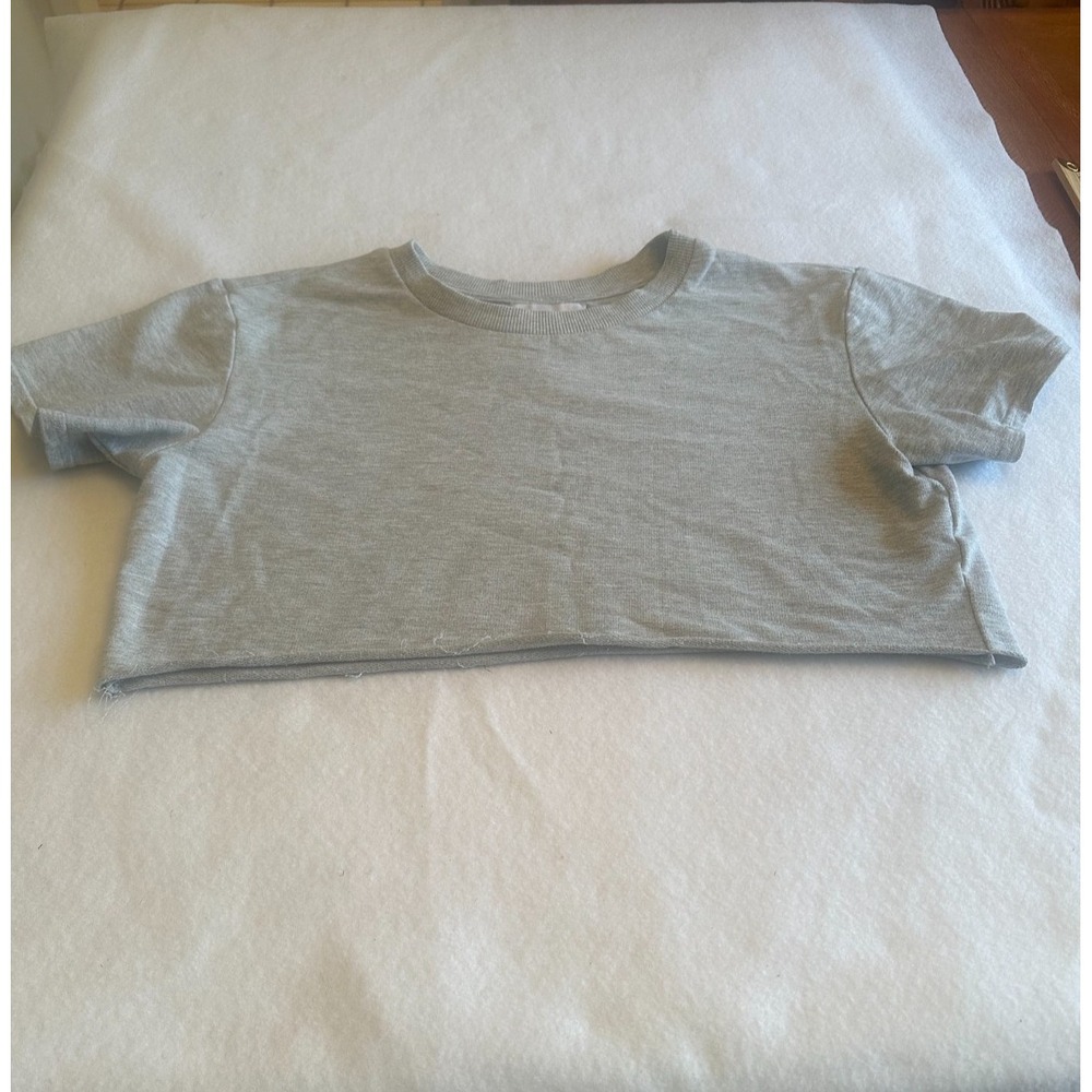 Refuge Athletics Womens Crop Top Size M Gray Short Sleeve Raw Hem Athleisure Y2K